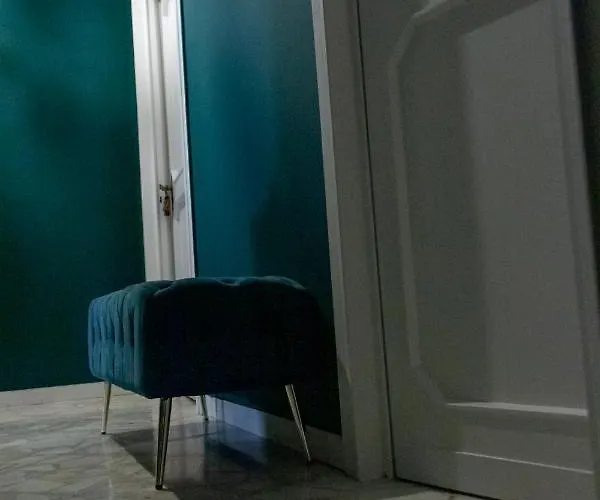 Interno 9 3* باري